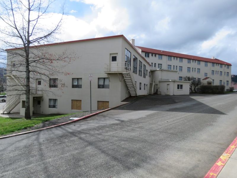 Dorian and Hunt Hall 158