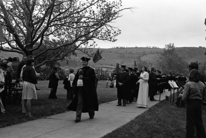 1977 Graduation, Faculty Walk 03