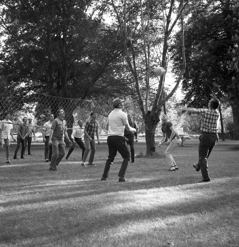 1967 Employees Picnic, Volleyball 01