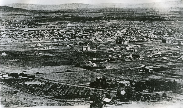 1905 La Grande, Bird's Eye View