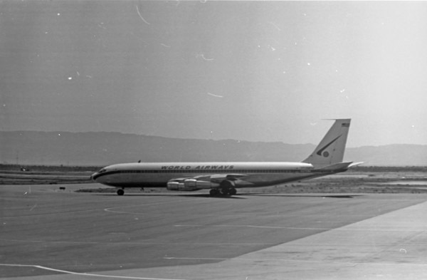 California Airport, 707 1
