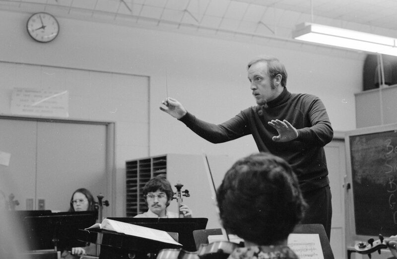 1974 Symphony Orchestra, Rehearsal 10