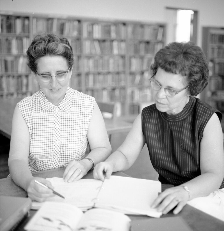 1968 Reading Institute, Library 13