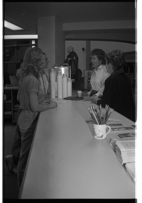 1989 Walter M. Pierce Library, Ribbon Cutting 18