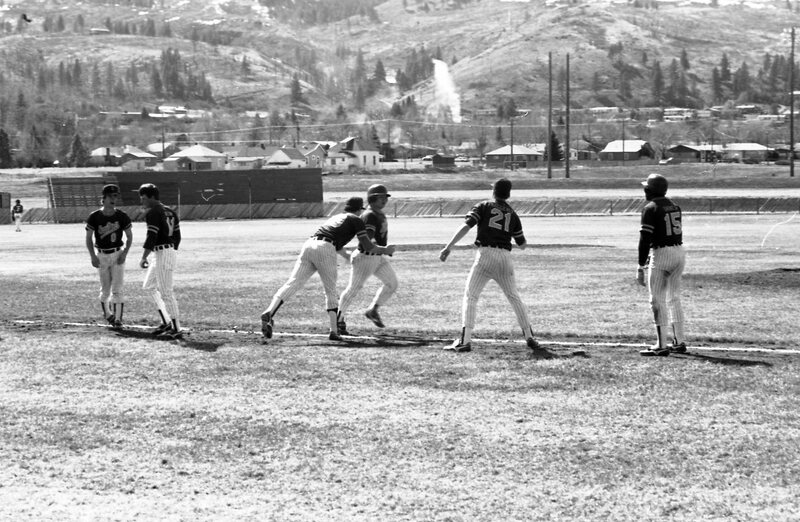 1985 Baseball, April Action 32