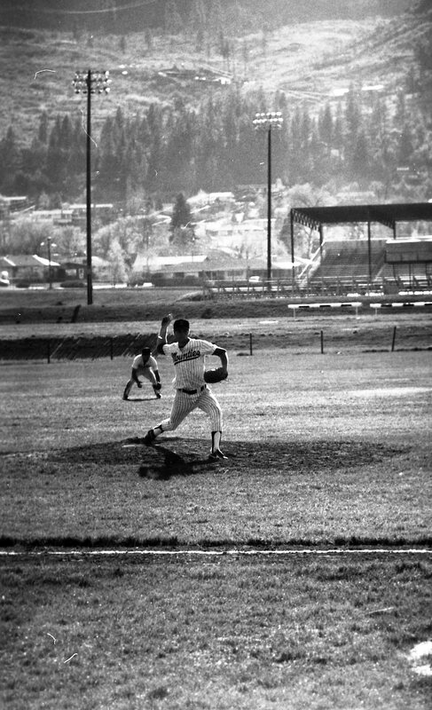 1985 Baseball, April Action 09
