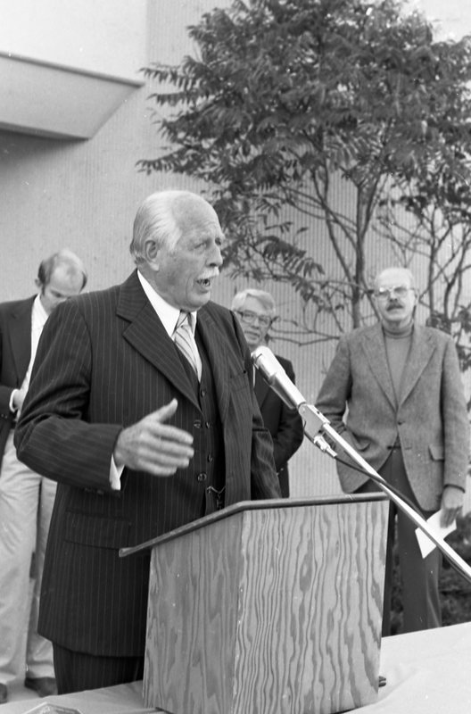 1981 Zabel Hall Ceremony 03