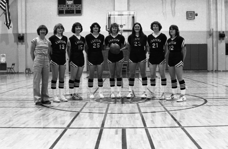 1981 Women's Basketball, March Team Photos 05