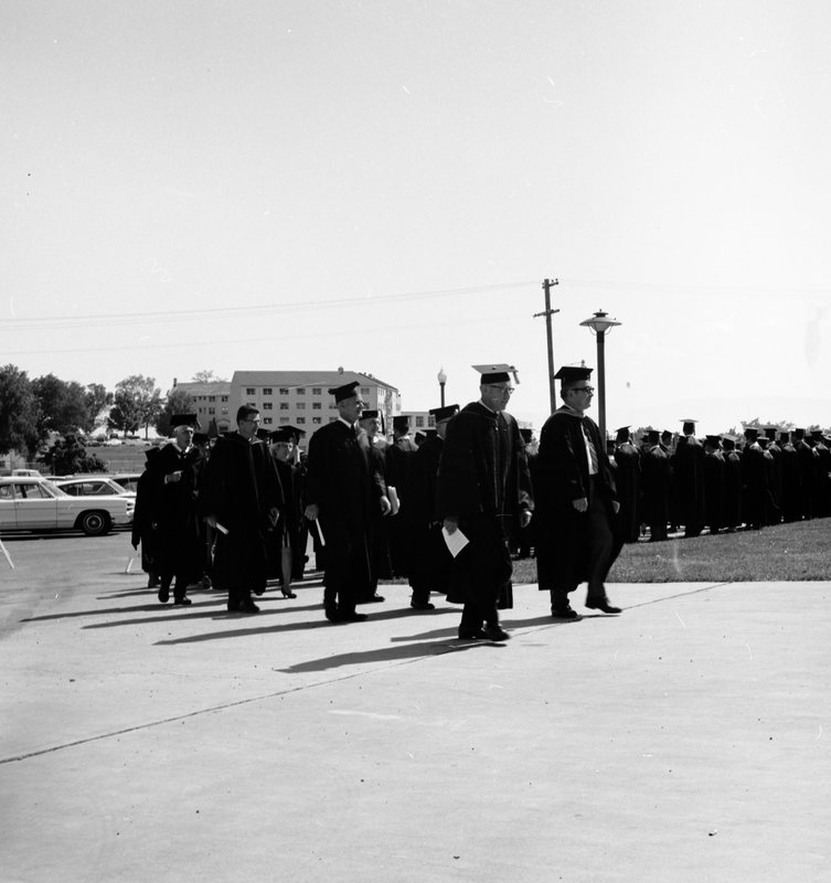 1970 Graduation, Faculty Walk 01