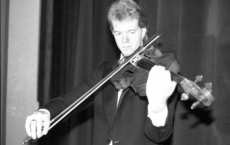 1991 Violinist, Clark Potter 03