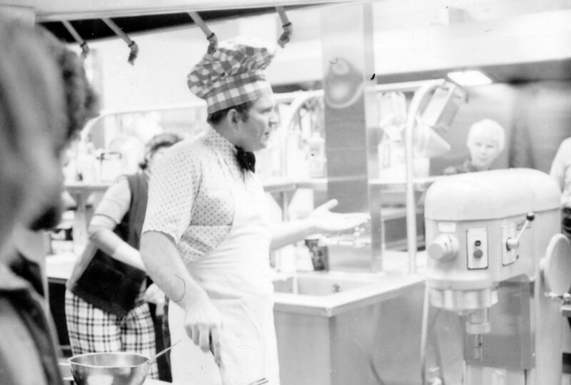 1976 Classroom Kitchen, Cooking 04