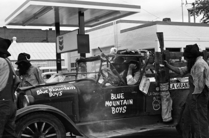 1981 Eastern Oregon Livestock Parade, Blue Mountain Boys 04