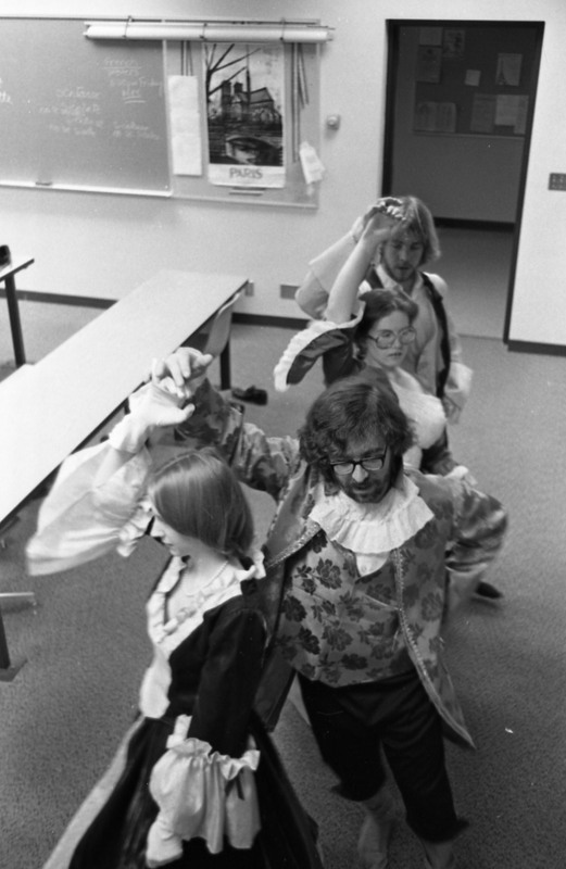 1977 Languages, French Club 10