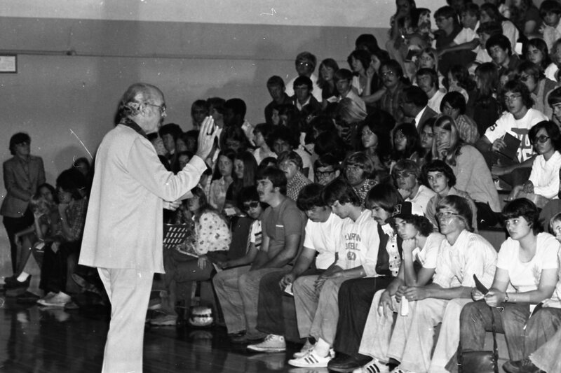 1976 Orientation, Indoors 08