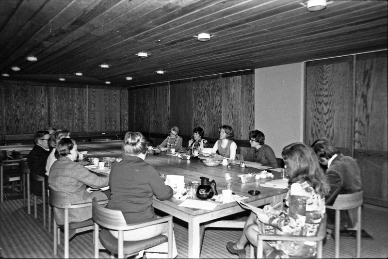 1976 Employees, Unknown Meeting 04