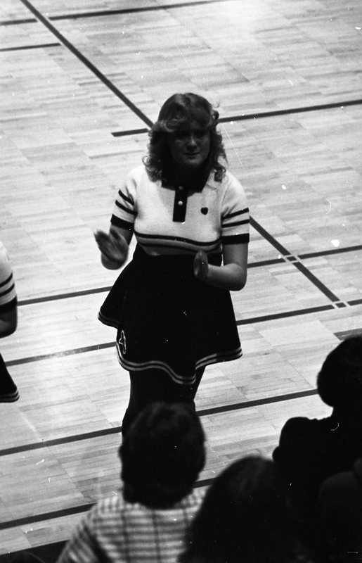 1982 High school Wapiti League Basketball Tournament, Pine Eagle Cheerleaders 03