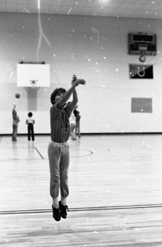 1981 Ackerman Elementary Basketball 01