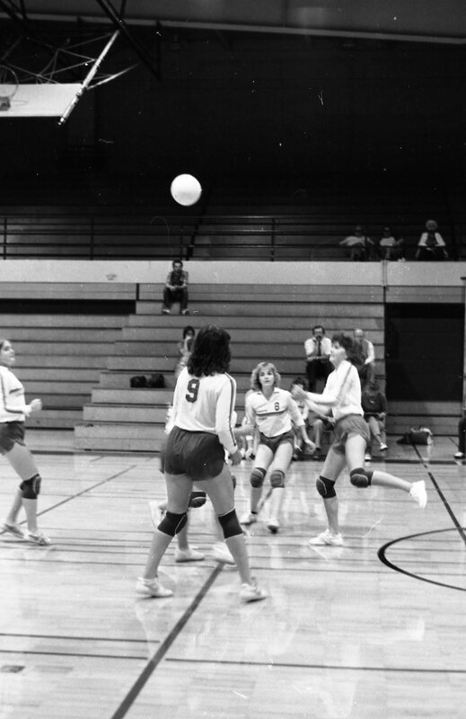 1983 Volleyball, EOSC vs. Lewis &amp; Clark, Action 11