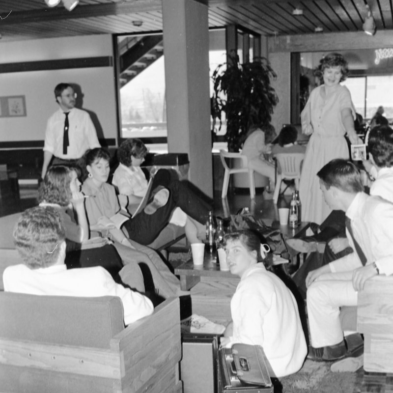 1988 Hoke Hall, Lounge 04