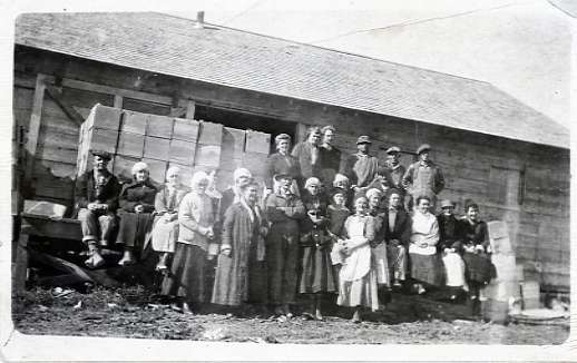 1900+/- Oregon, Fruit Workers