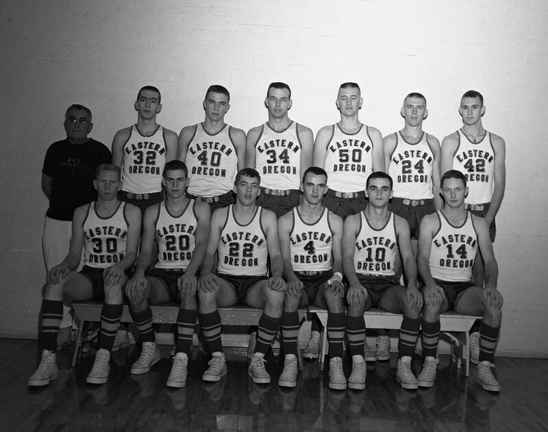 1964 Basketball Team 02