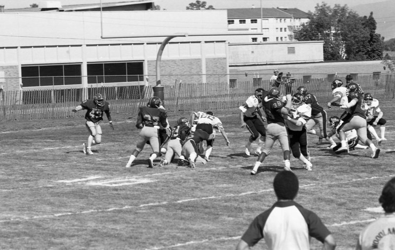 1982 Football, Alumni Game 21