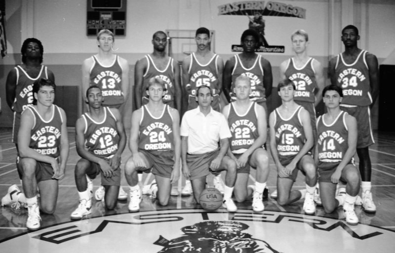 1987 Basketball Team 03