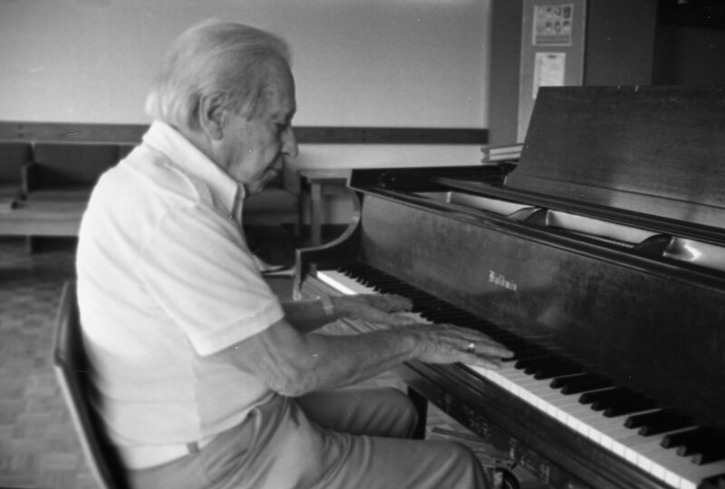1985 Elderhostel Program, Piano Player 11