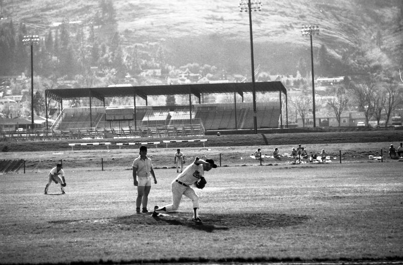 1985 Baseball, April Action 12