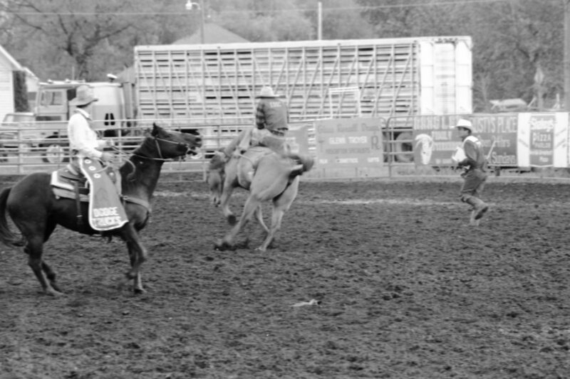 1987 Rodeo, Bronco Riding 06