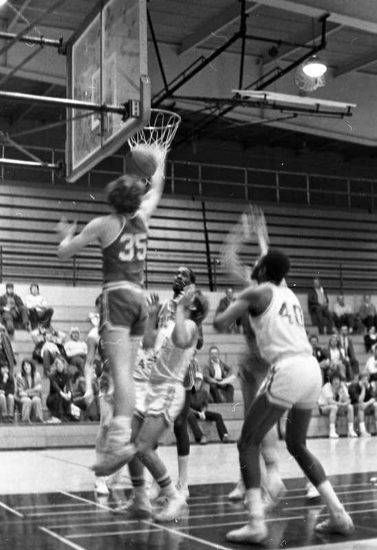1974 Basketball Action