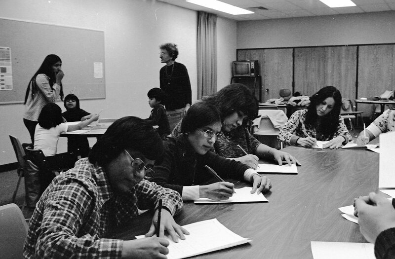 1975 Languages, Bilingual Studies 18
