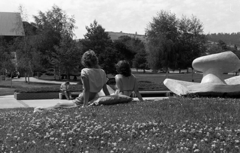 1984 Students, Outdoors, Summer at EOSC 02