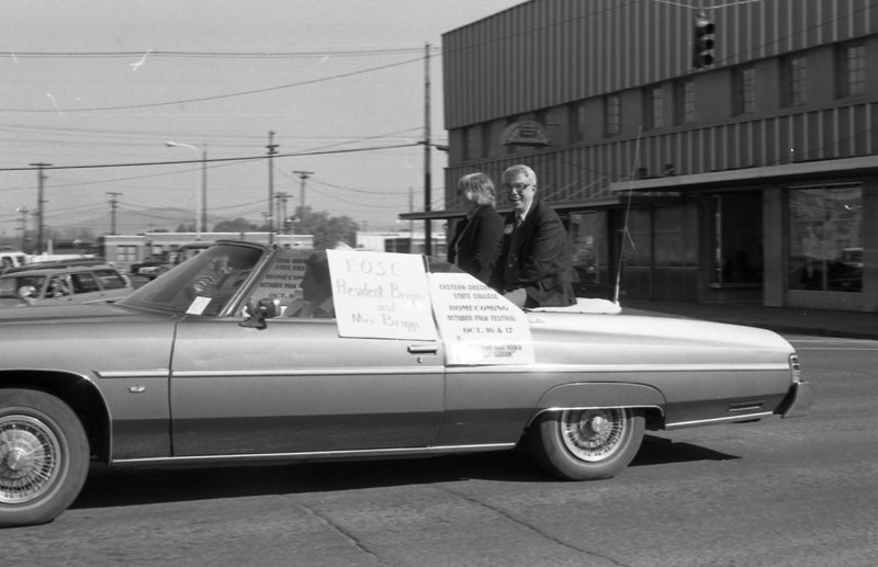 1981 Homecoming Parade, Dignitaries 03