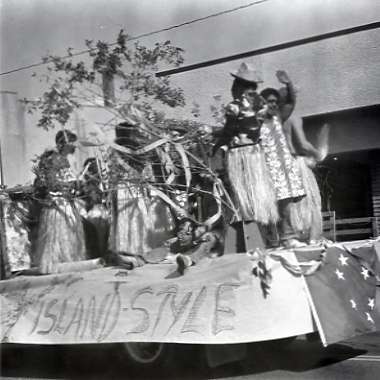 1984 Homecoming and October Folk Festival Parade 01