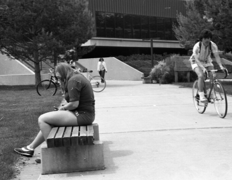 1985 Students, May Outdoor Candid Shots 34
