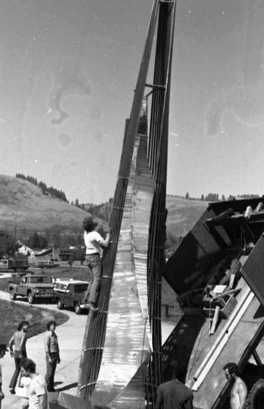 1981 Sculpture, Amphitheater Install 18