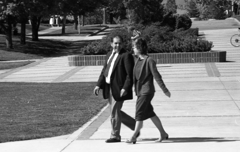 1985 Employees, Walking 01