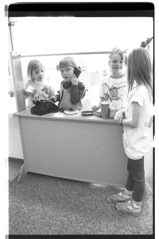 1989 Ackerman Elementary School, Playing 05