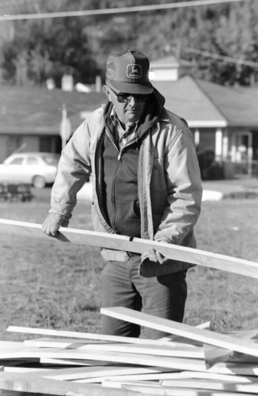 1987 Homecoming Bonfire Set-up 08