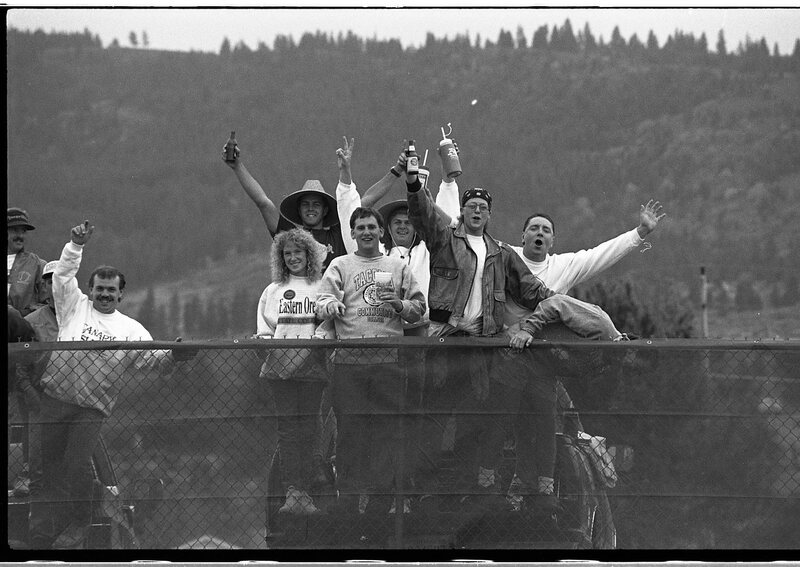 1991 Football, Western Washington University at EOSC, Fans 02