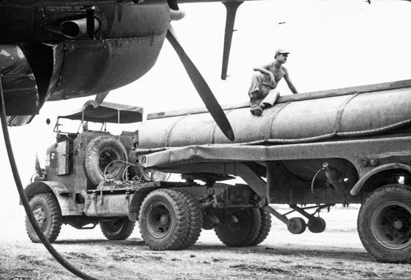 C-46, Refueling