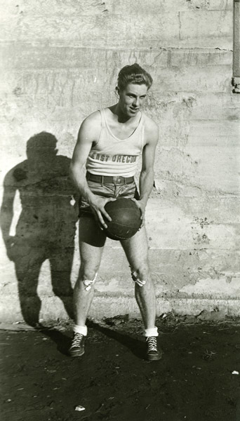 1935 Basketball Player 3