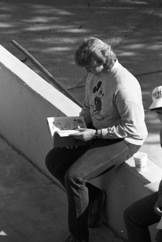 1985 Students, September Outdoor Candid Shots 07