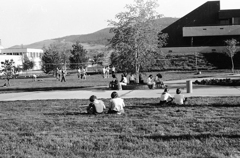 1981 Dorm Play Day &amp; Steak Fry, Volleyball 05