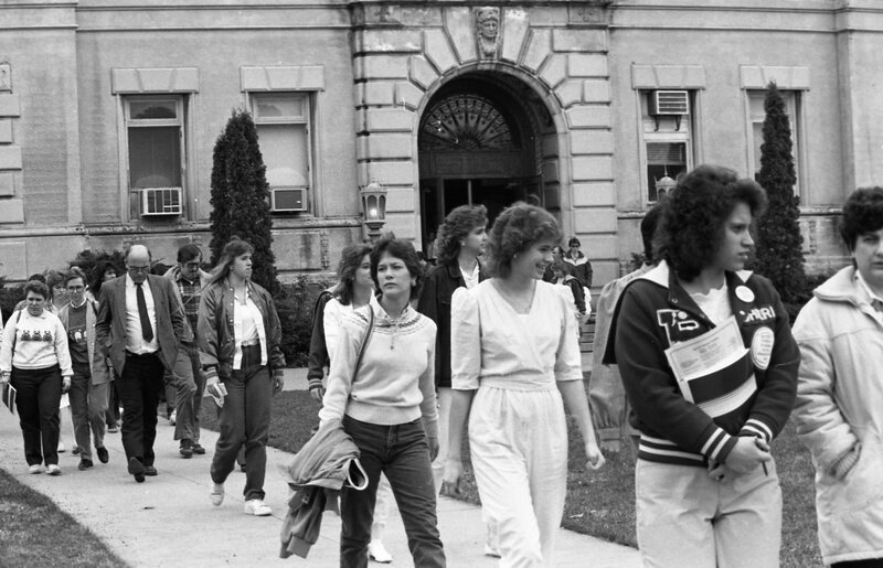 1986 Students &amp; Employees, Walking 14