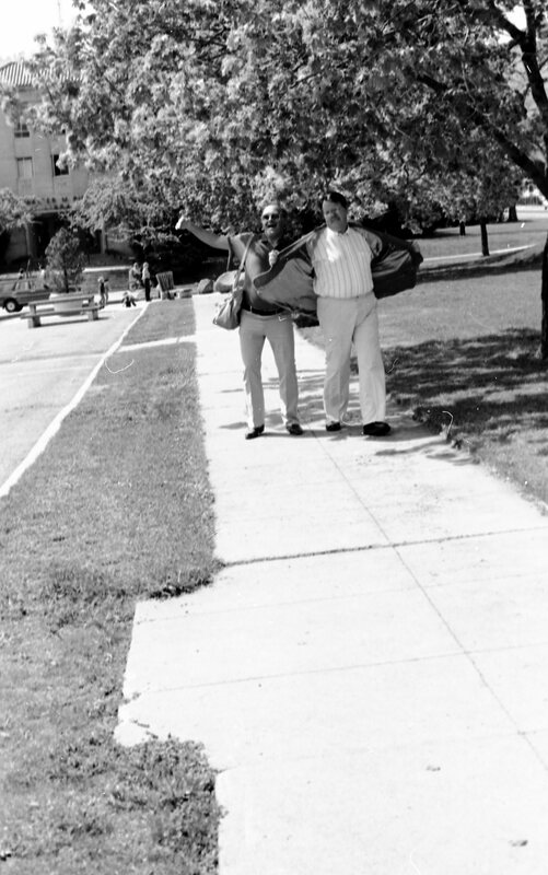 1987 Employees, Walking 02