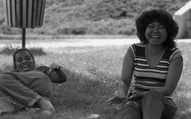 1984 Students, Outdoors, Enjoying Sunshine 08
