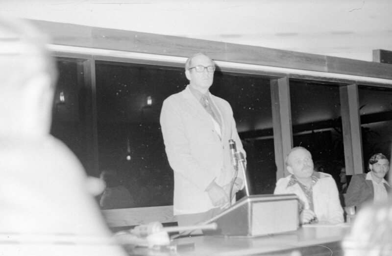 1975 Town Hall Meeting with Governor Straub 05