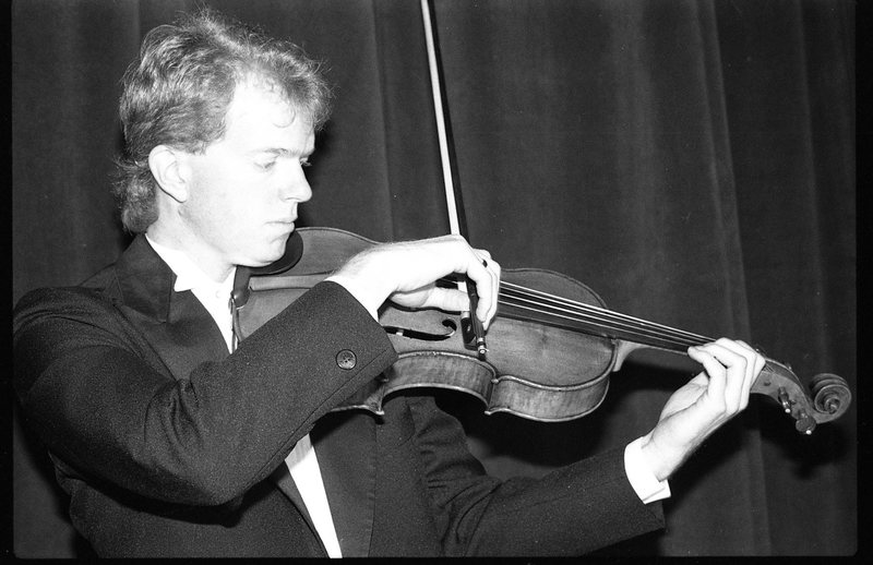 1991 Violinist, Clark Potter 01